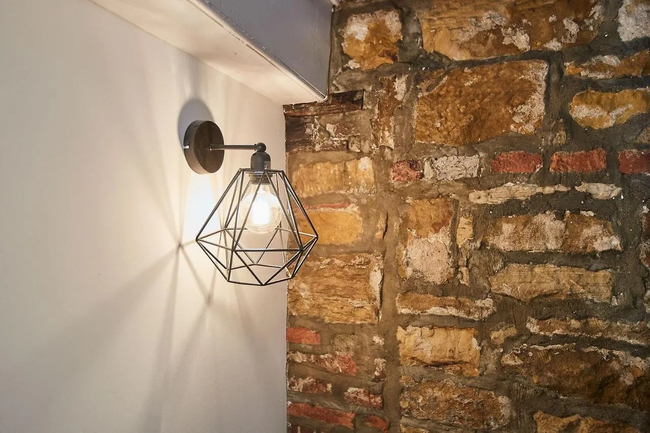 Whitby Boutique - Market Quarters 0*,